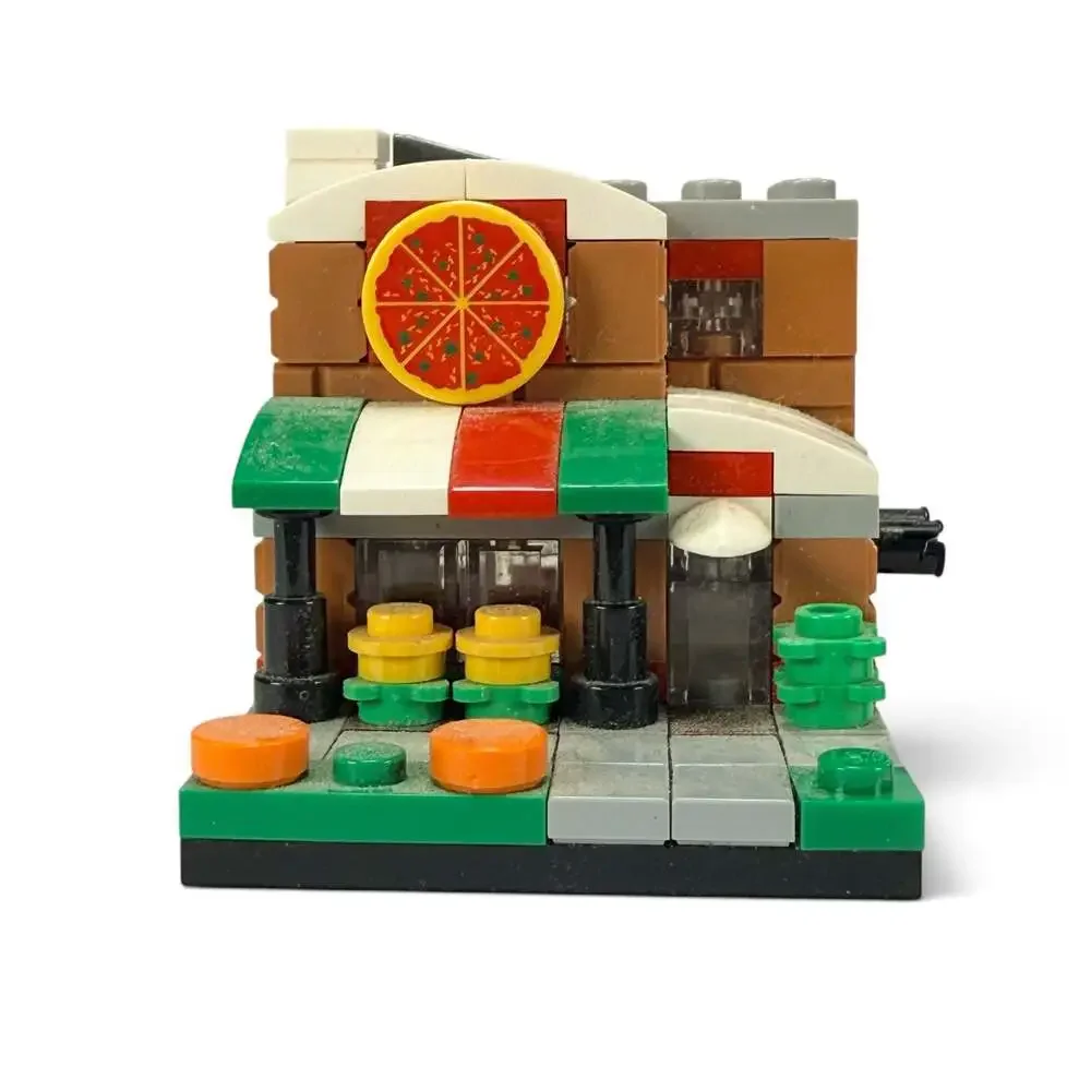 LEGO Lot Bricktober 2014 Pizza Place Set with Minifigures, Finger puppet, horse